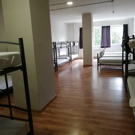 Hostel Alma Del Camino - & *